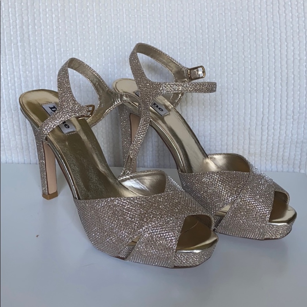 Women’s Size 8 Golf and Sparkly Heels!